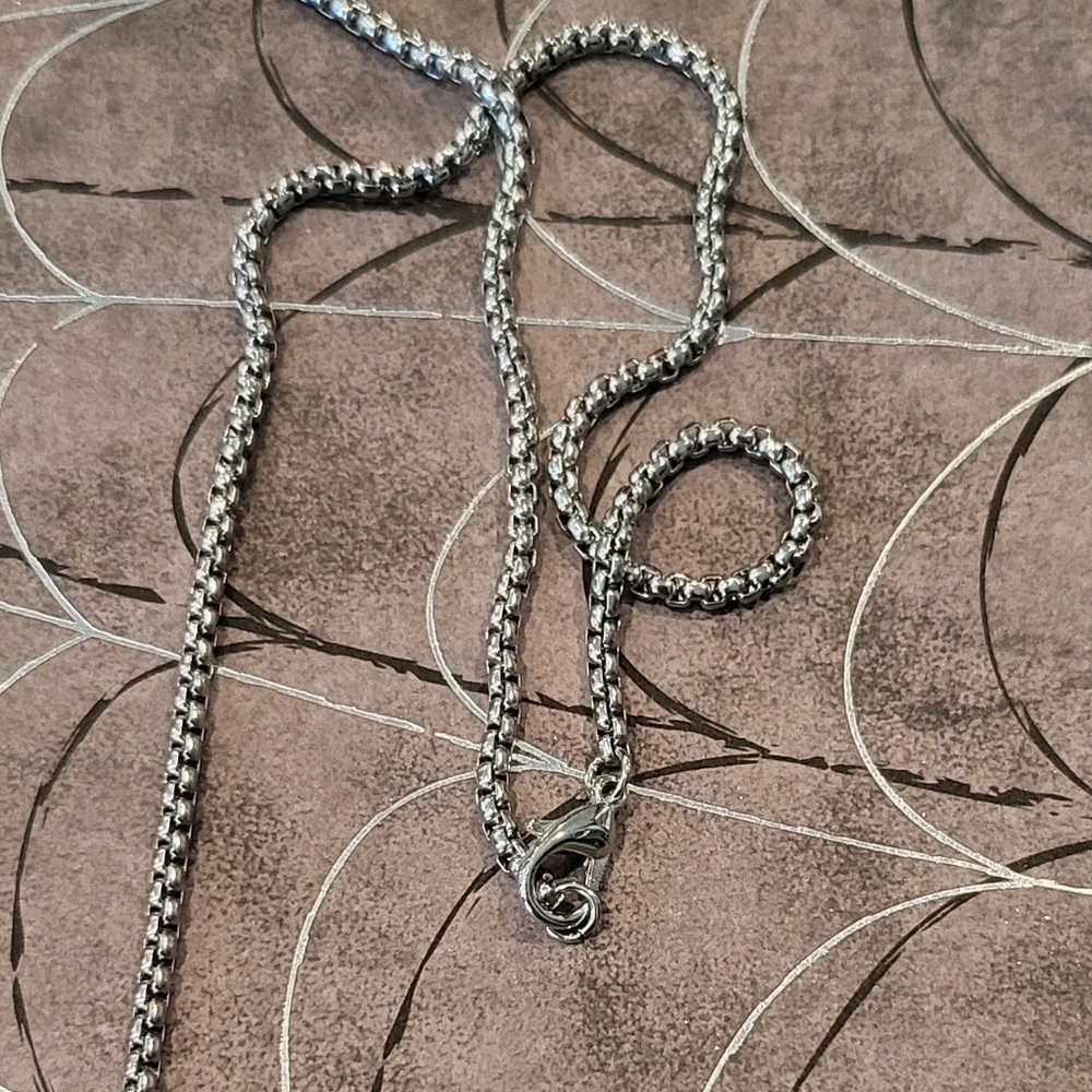 Tarot Card Necklace - Picture 2 of 2